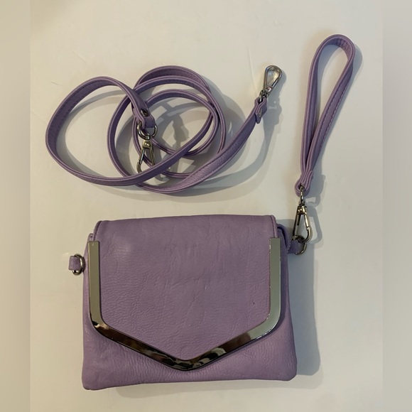 Charming Charlie Lavender Lilac Wristlet Wallet purse with crossbody Strap LNC - Picture 5 of 8